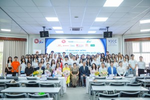 LỄ TRAO HỌC BỔNG CHO SINH VIÊN VƯỢT KHÓ VÀ SINH VIÊN XUẤT SẮC NĂM HỌC 2025-2026